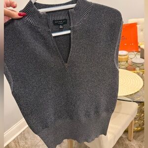 Current Air Gray Sleeveless Knit Top